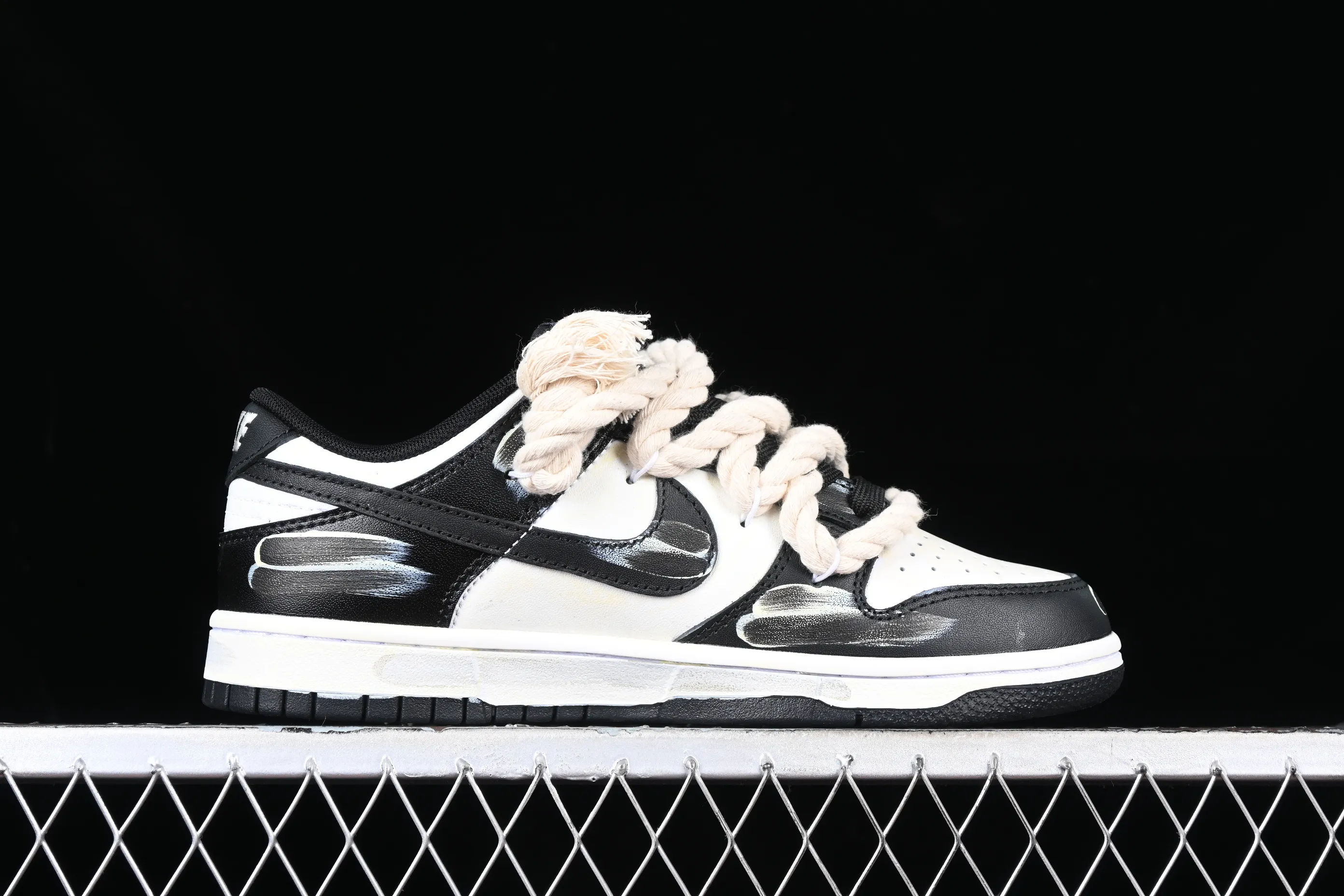 All categories Nk SB Dunk series Nk SB Dunk Low low-top sneakers J version Nk Dunk SB Low Retro high-end customized SB low-top sports and leisure sneakers DD1391-100